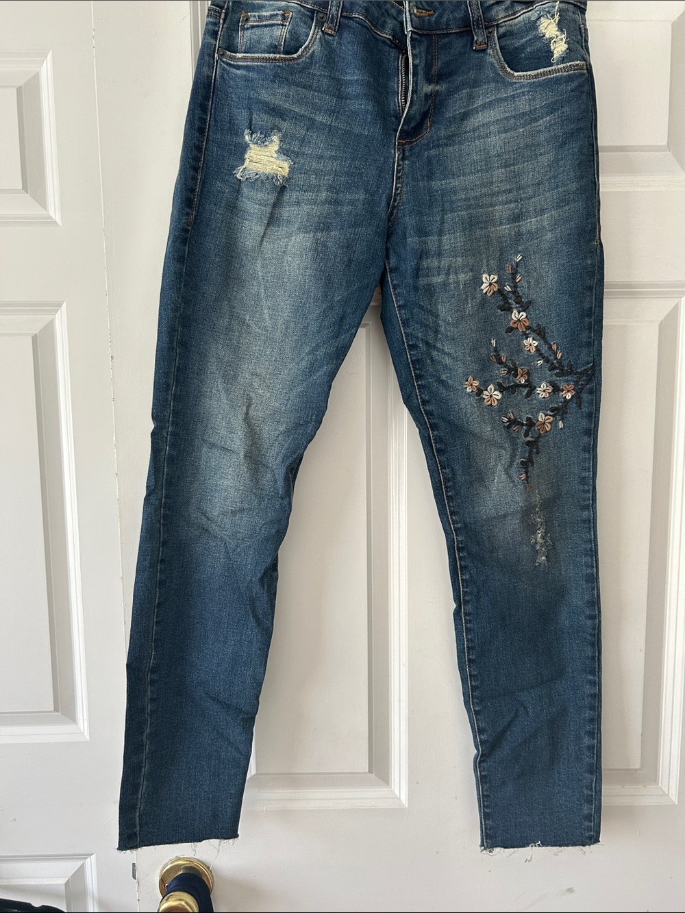 STS Blue Dark Blue Cropped Jeans with Floral Embroidery